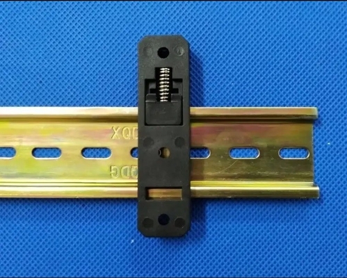 RB-233 Plastik Nylon Spring Loaded Din Standard Rail Mounting Clip Lebar 20mm Hitam