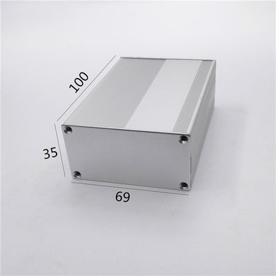 69 * 35 * 100mm Dibagi Tubuh Sandblasting Permukaan Kotak Kandang Aluminium Ekstrusi